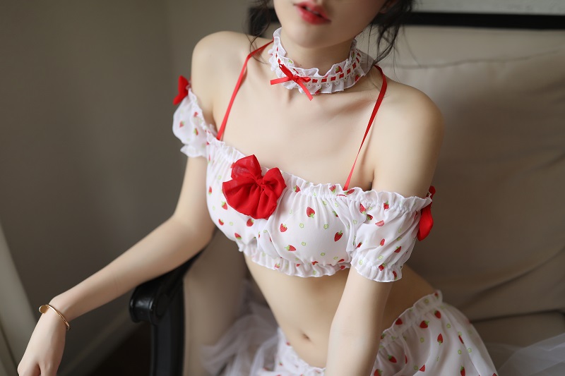 情趣内衣新款一字肩可爱少女公主内衣日式草莓套装